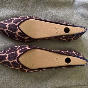 Retired Rothy’s The Point Purple Giraffe Pointed Toe Flats Size 10.5